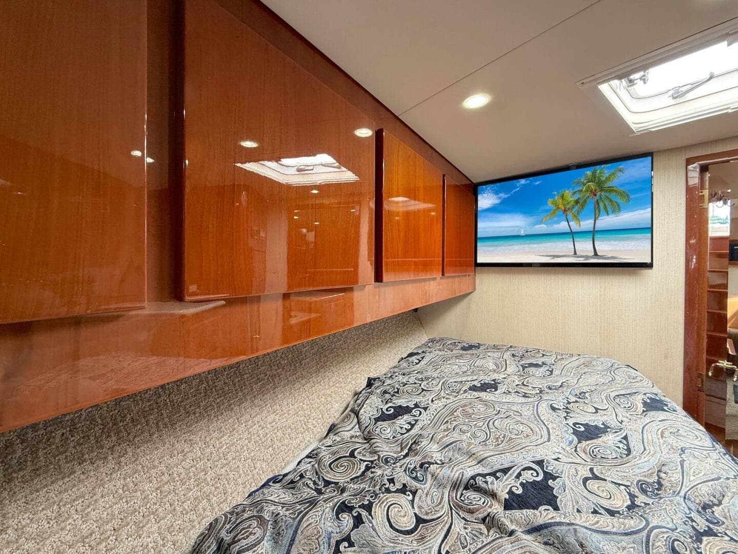 2006 Buddy Davis 48 Express — photo 32