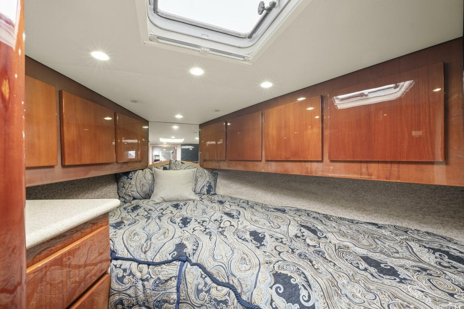 2006 Buddy Davis 48 Express — photo 42