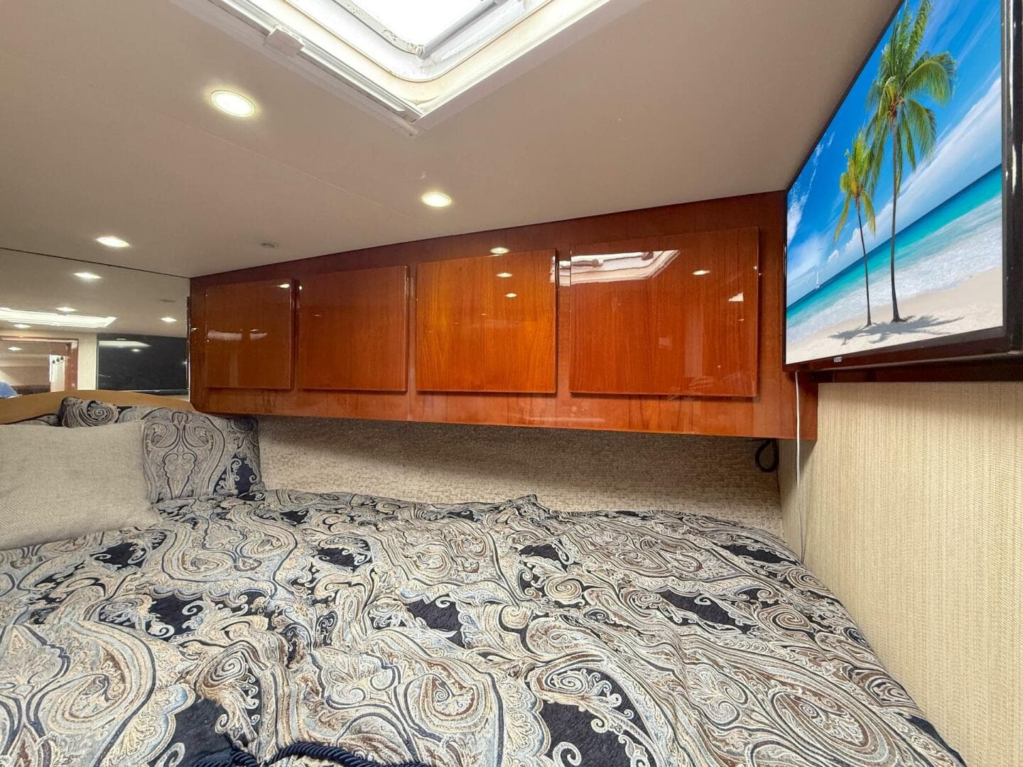 2006 Buddy Davis 48 Express — photo 31