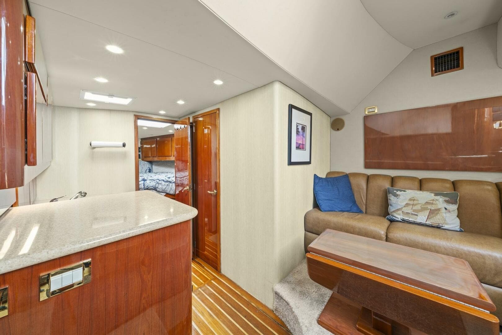 2006 Buddy Davis 48 Express — photo 54