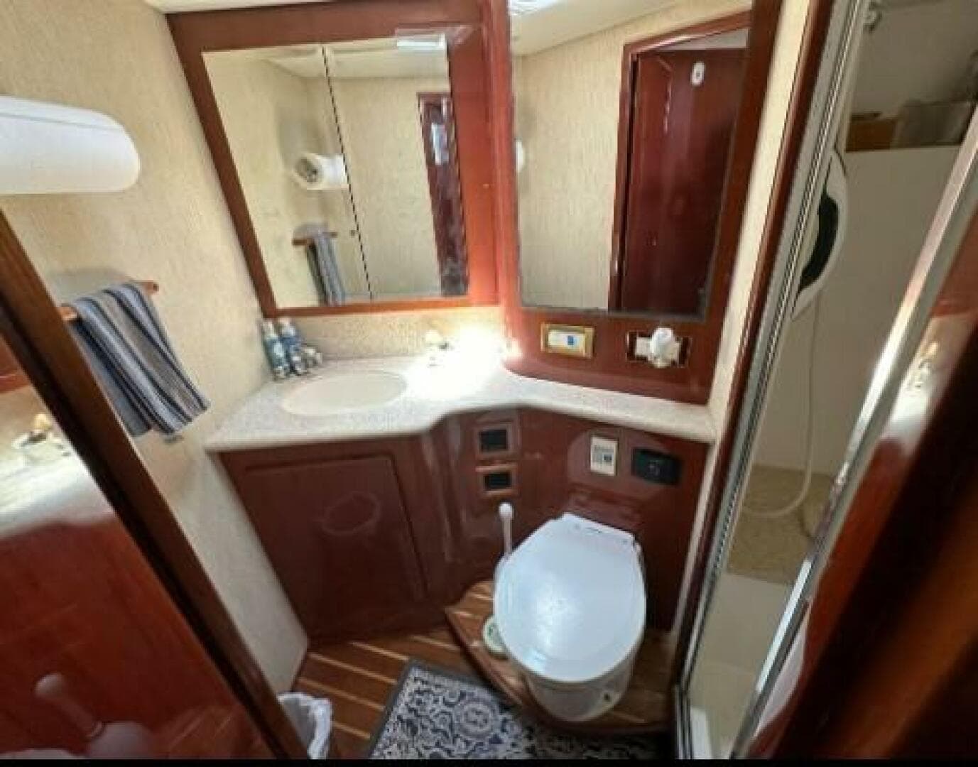 2006 Buddy Davis 48 Express — photo 35