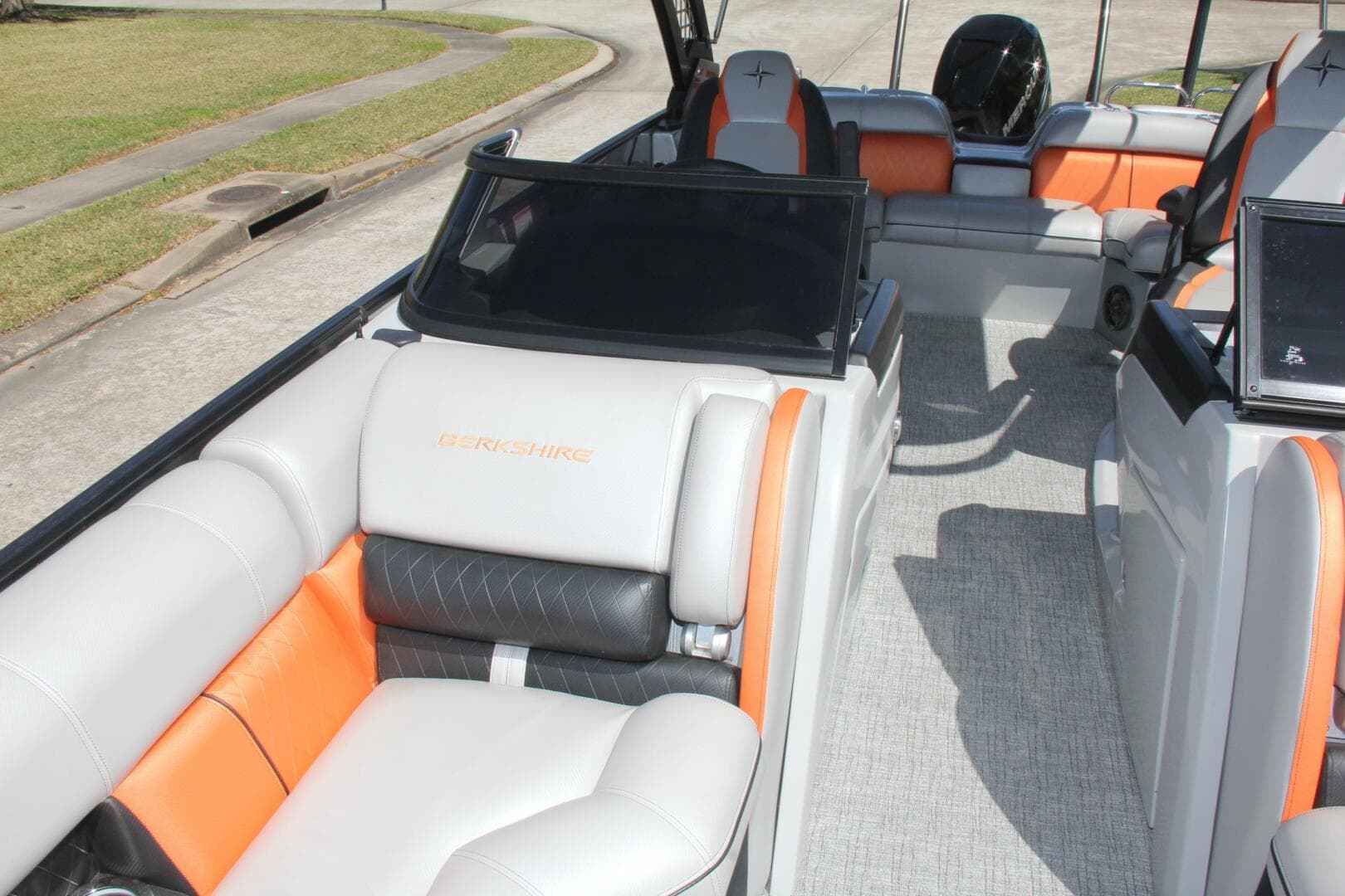 2021 Berkshire 25 Sport Cl — photo 32