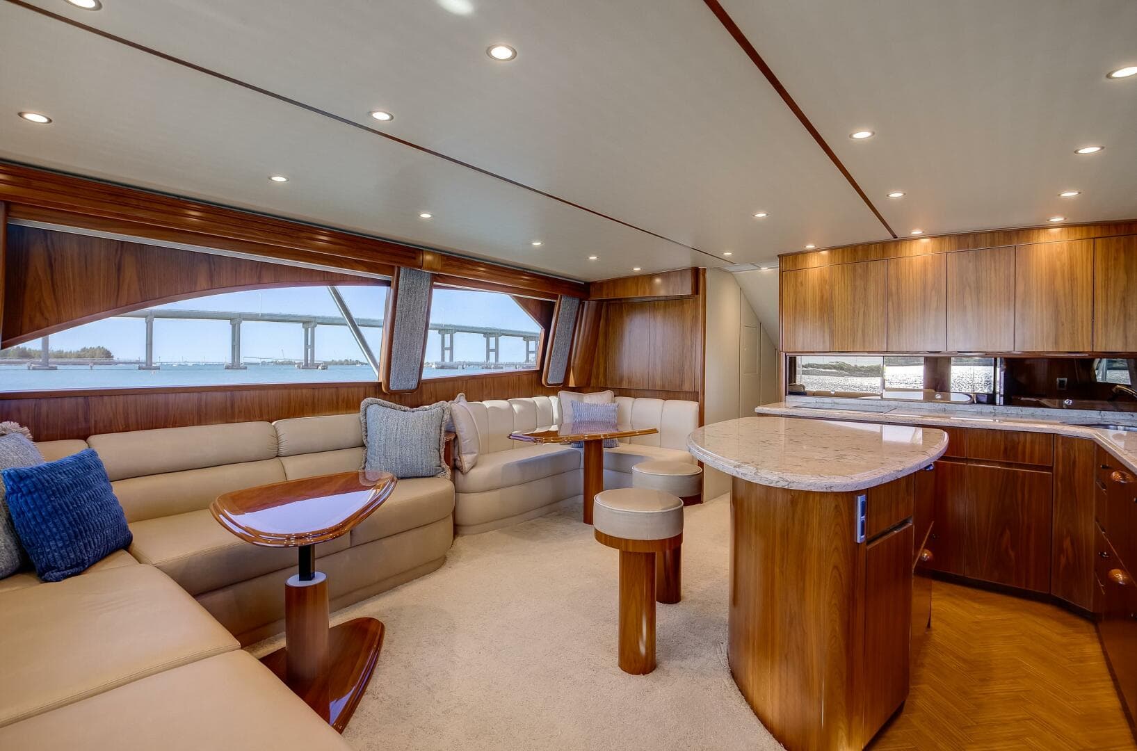 2019 Viking Convertible — photo 2