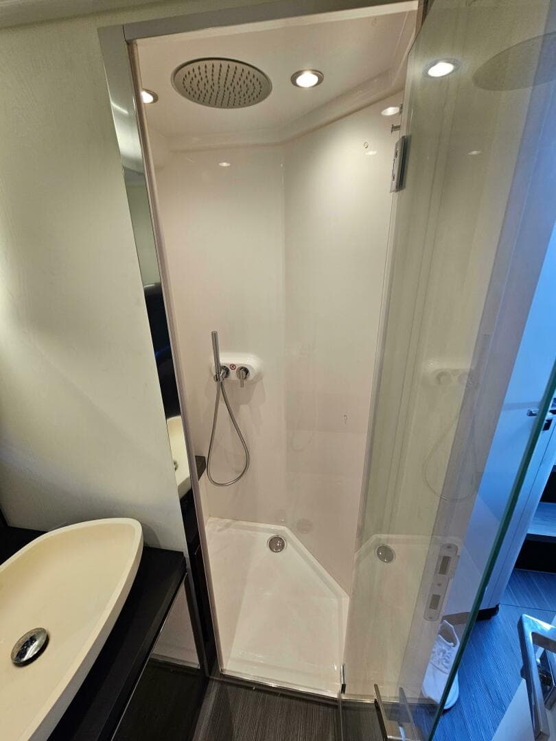 2023 Azimut 42 Verve — photo 14