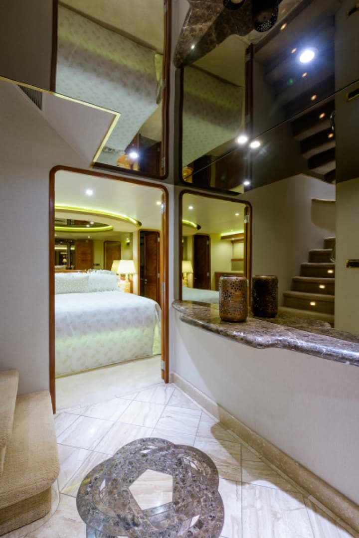 2001 Westport Raised Pilothouse — photo 16