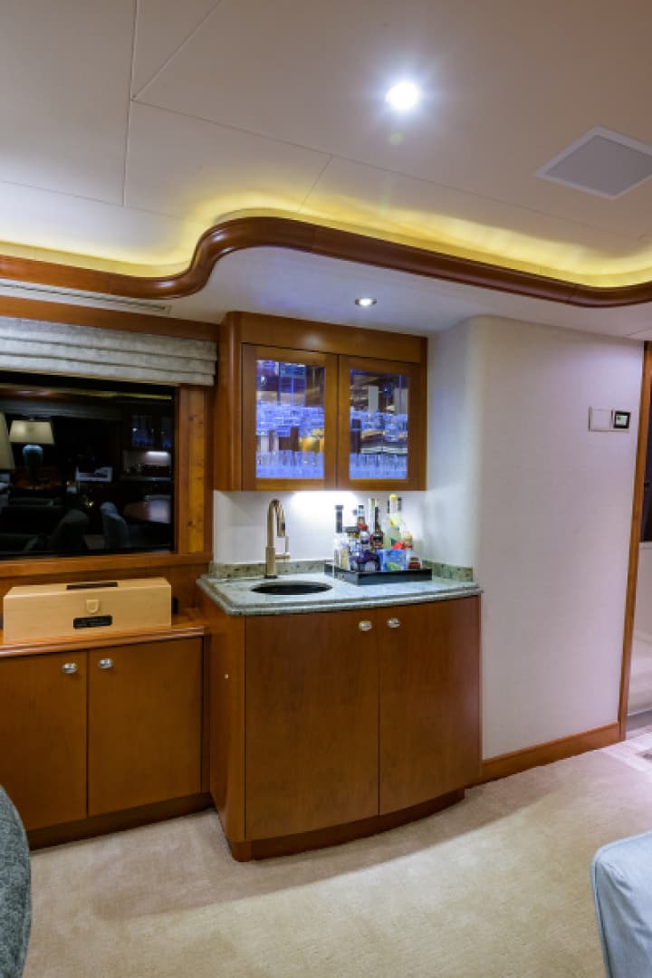 2001 Westport Raised Pilothouse — photo 5