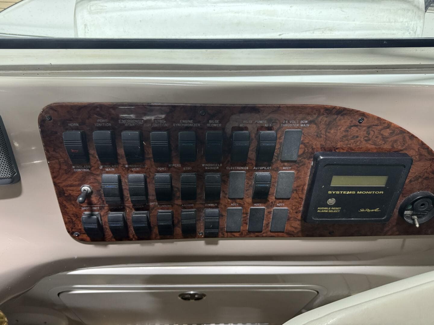 2000 Sea Ray 460 Sundancer — photo 13