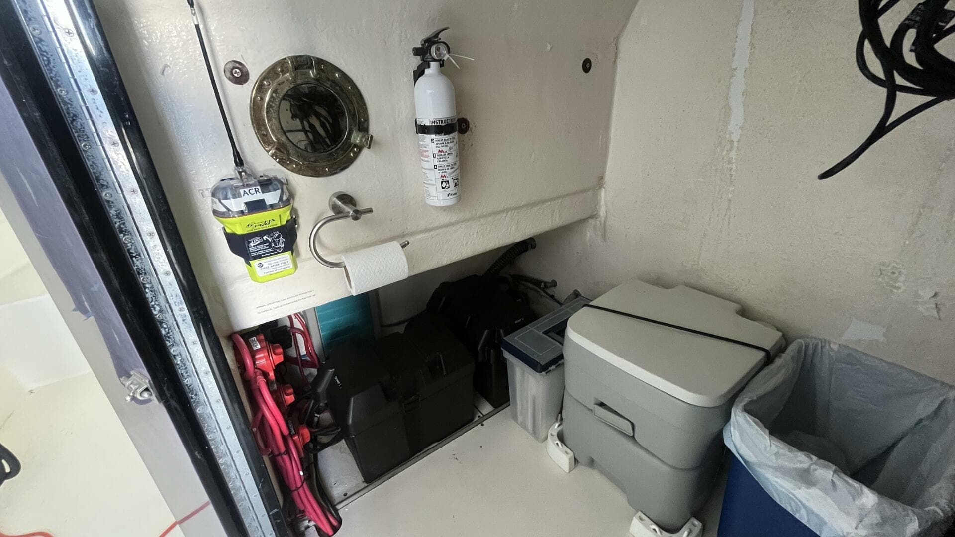 1990 Ocean Master 31 — photo 18