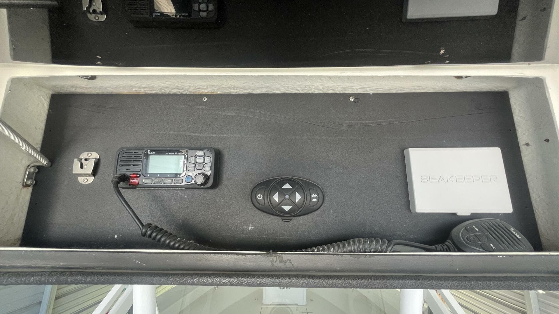 1990 Ocean Master 31 — photo 20