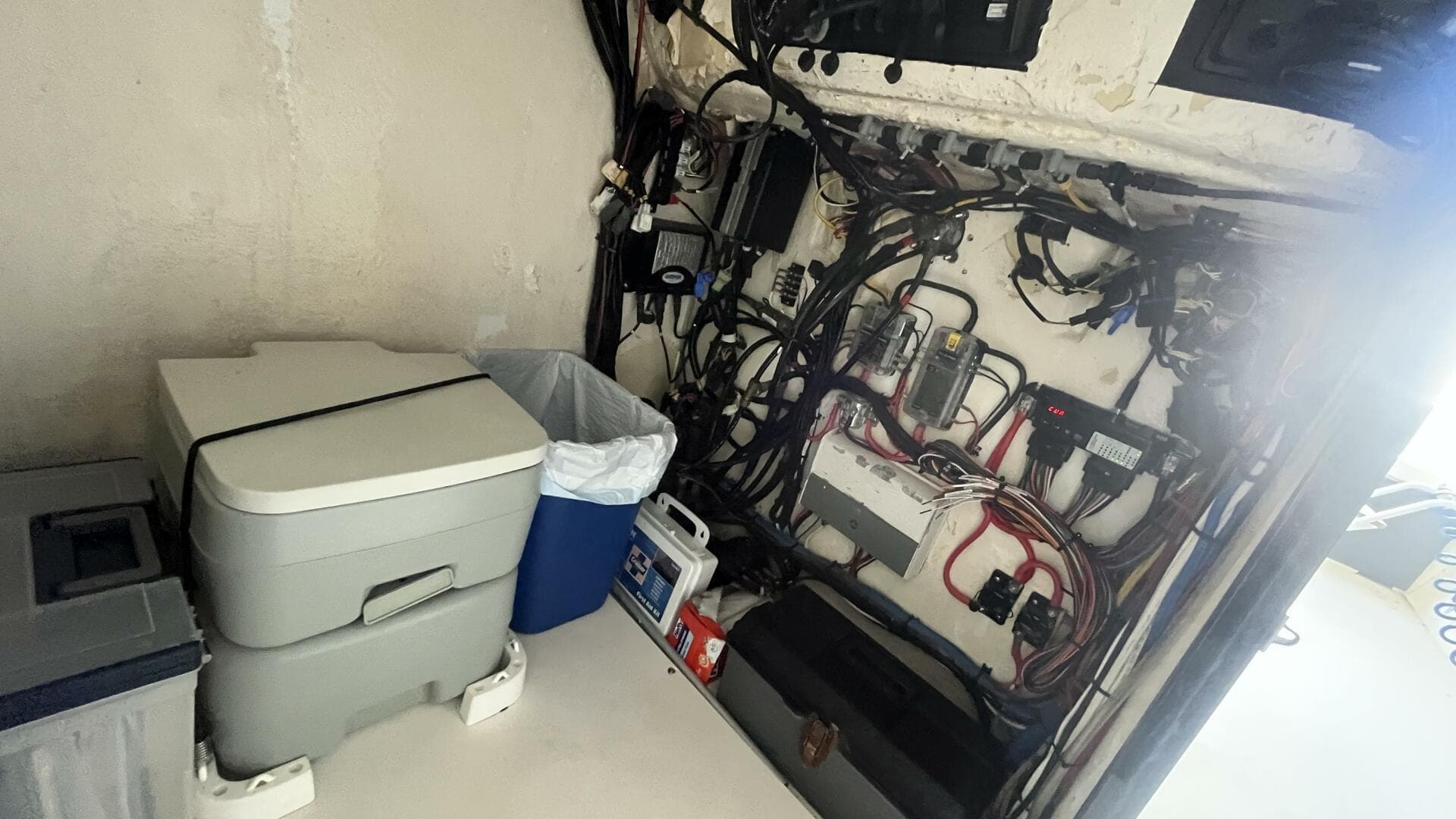 1990 Ocean Master 31 — photo 17