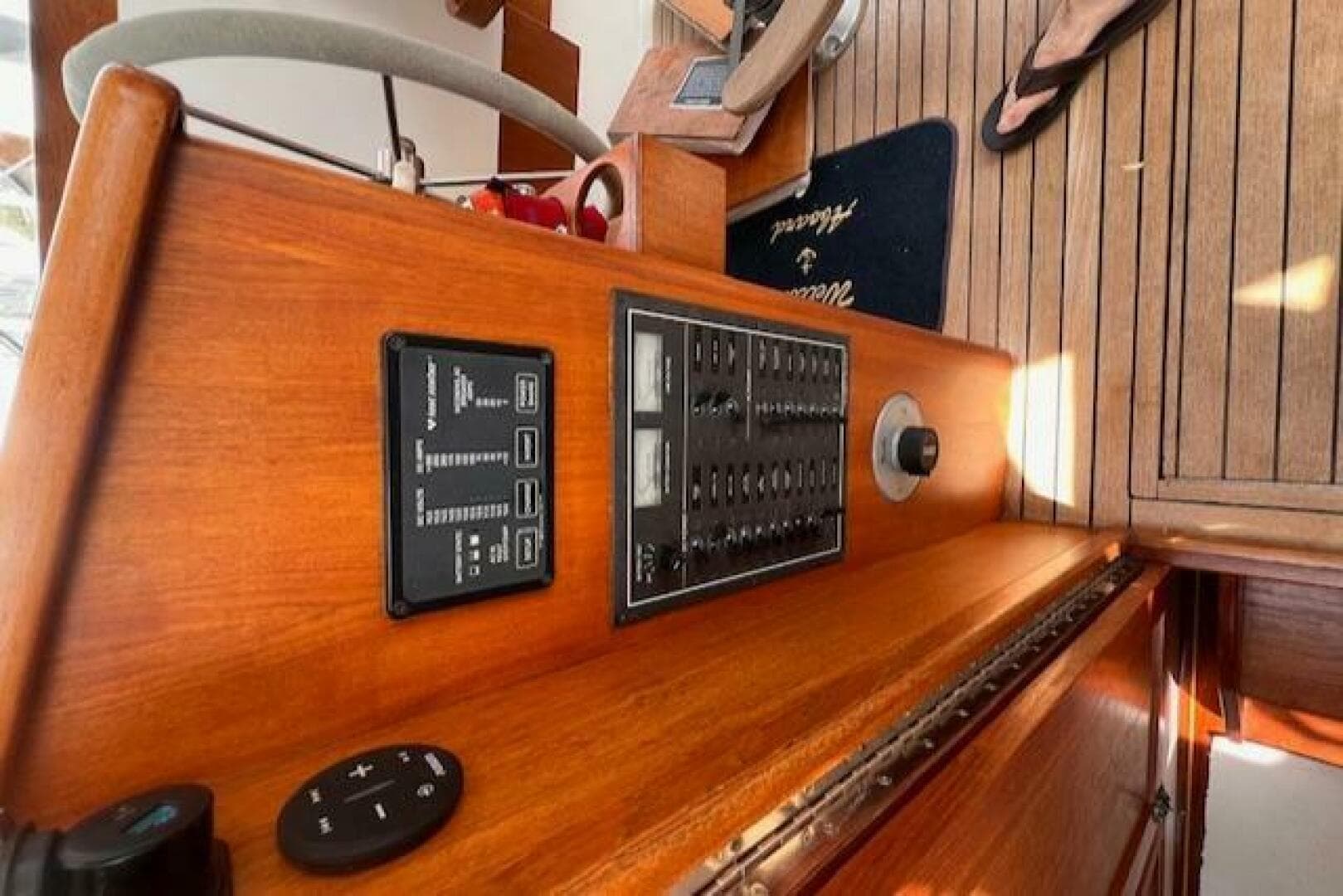 1999 Duffy Pilots Point 31 Downeast Express — photo 36