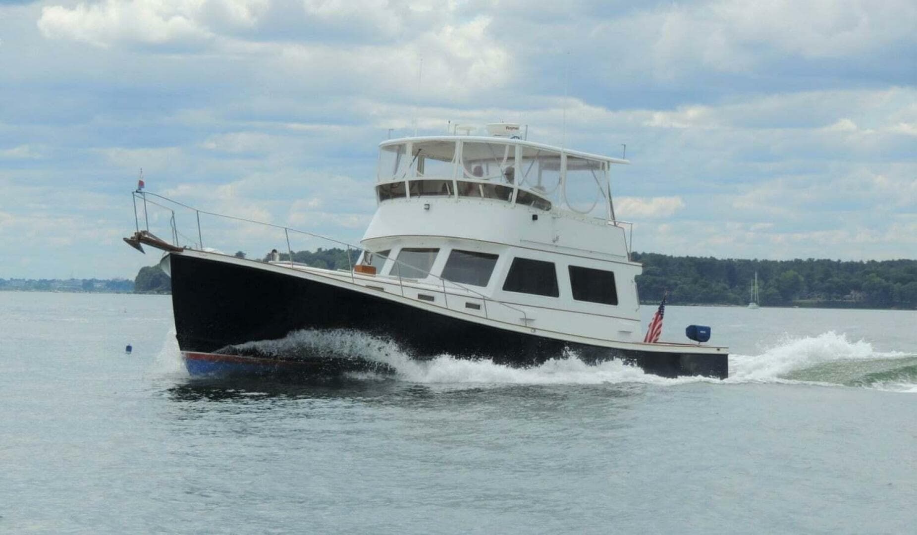 1987 Lyman-Morse Flybridge Cruiser — photo 1
