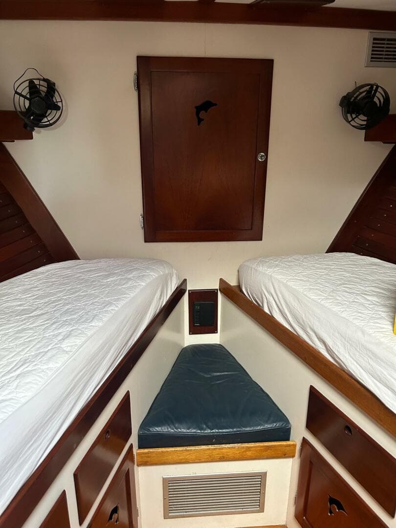 1987 Lyman-Morse Flybridge Cruiser — photo 14