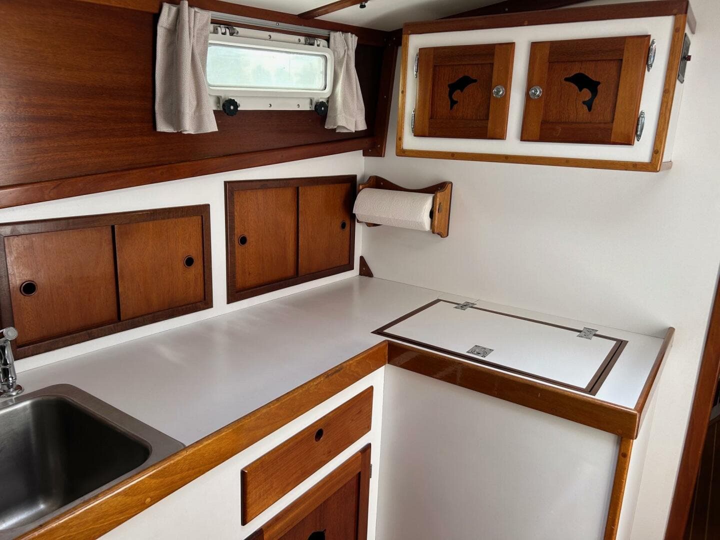 1987 Lyman-Morse Flybridge Cruiser — photo 10