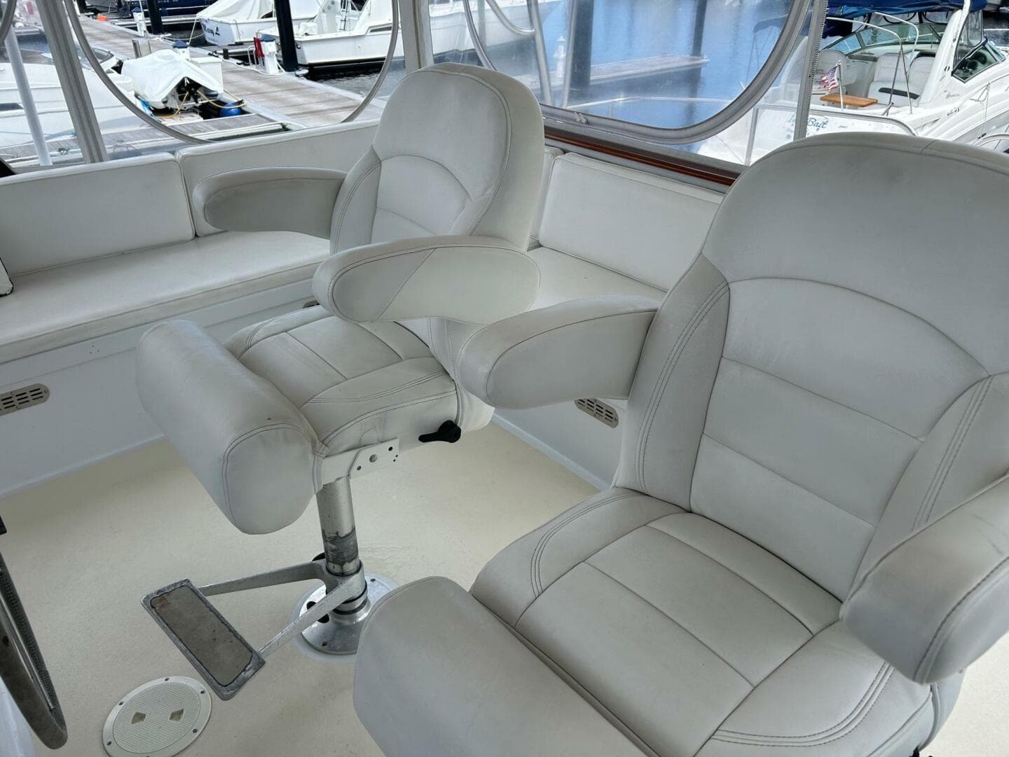 1987 Lyman-Morse Flybridge Cruiser — photo 18