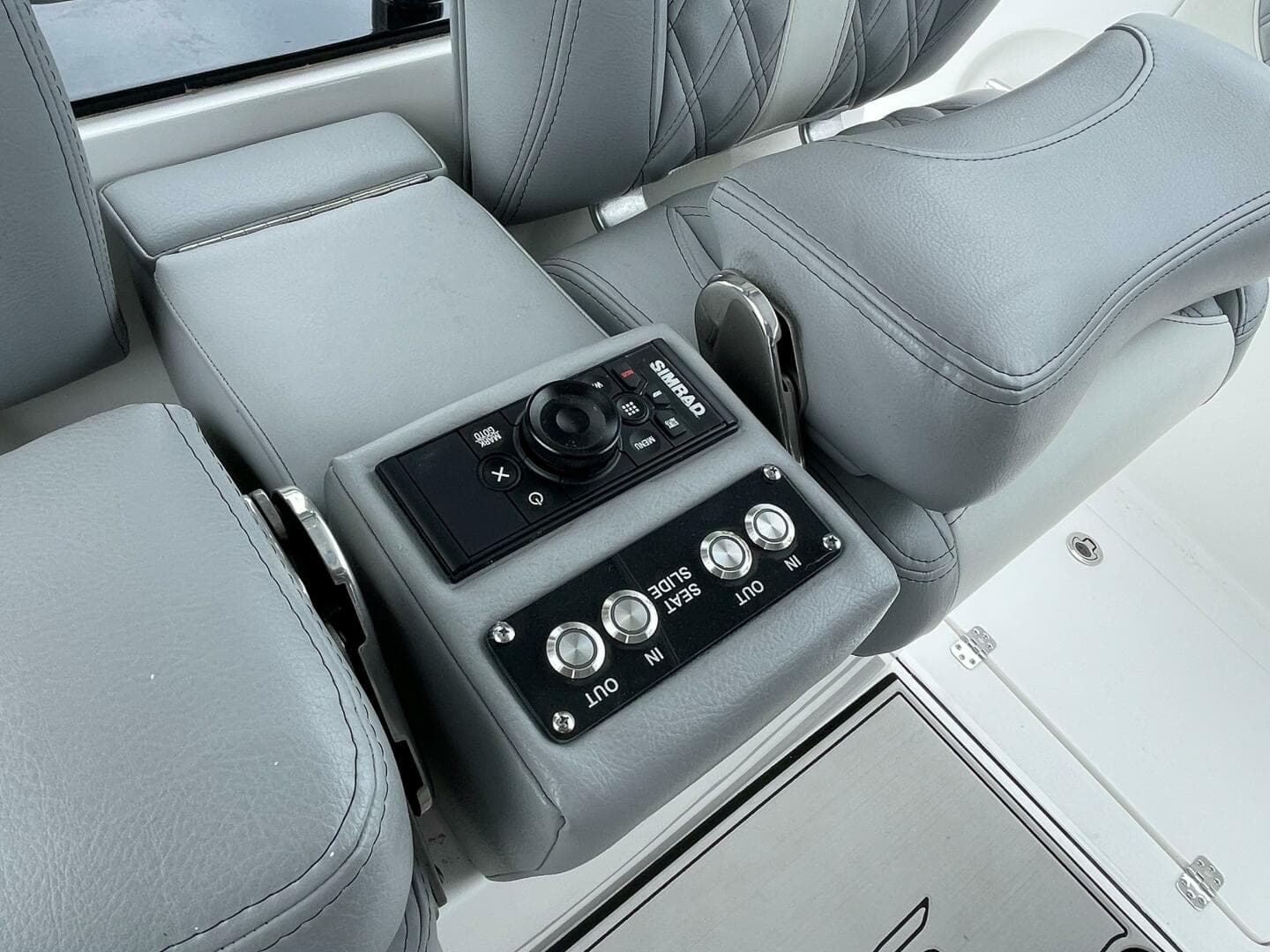 2023 Sea Pro 320 Dlx — photo 21