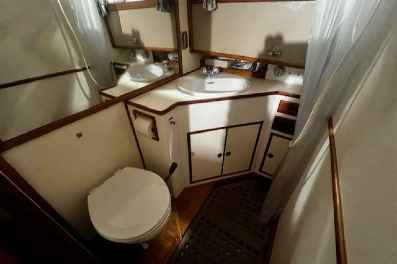 1984 Grand Banks Trawler — photo 37