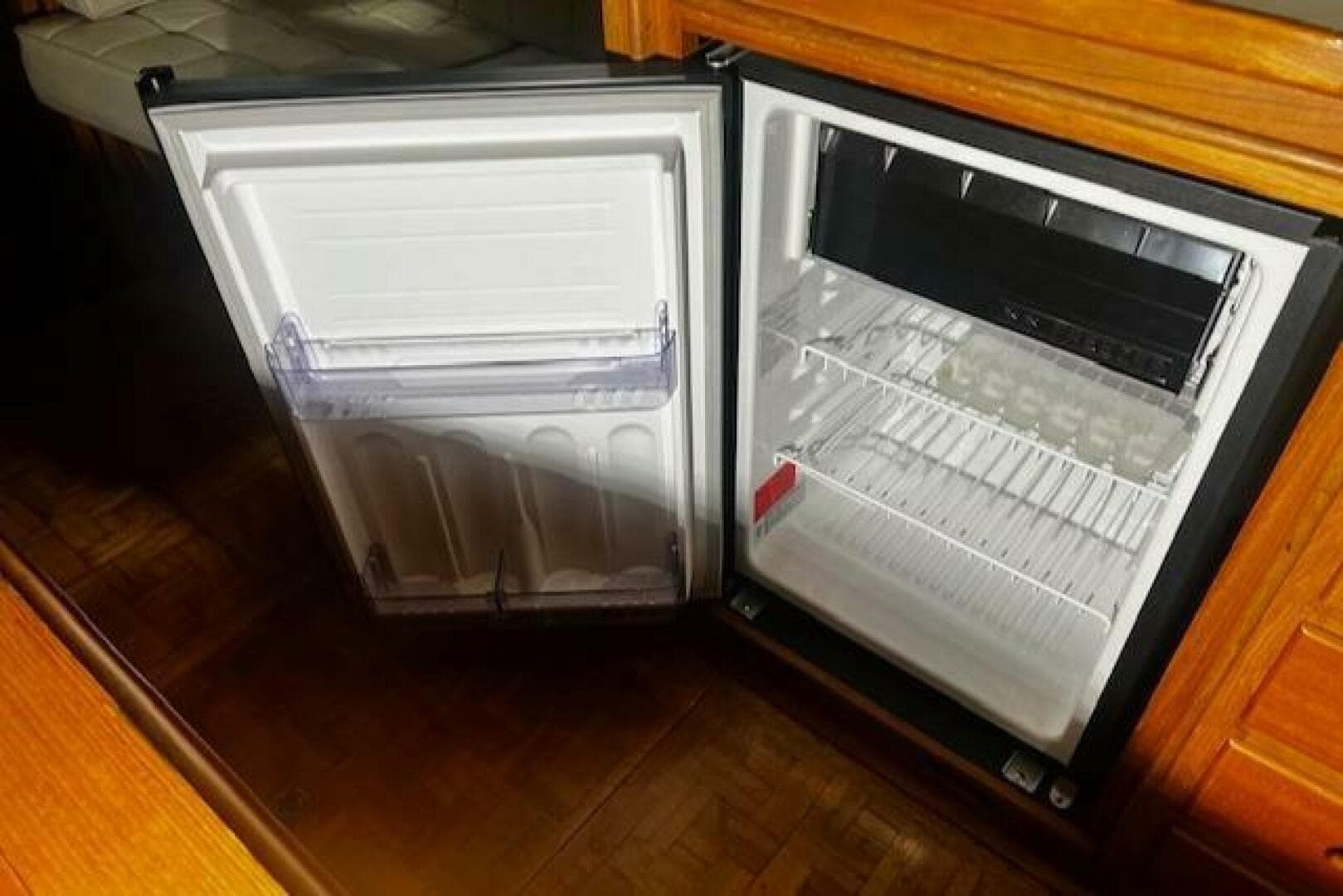 1984 Grand Banks Trawler — photo 38