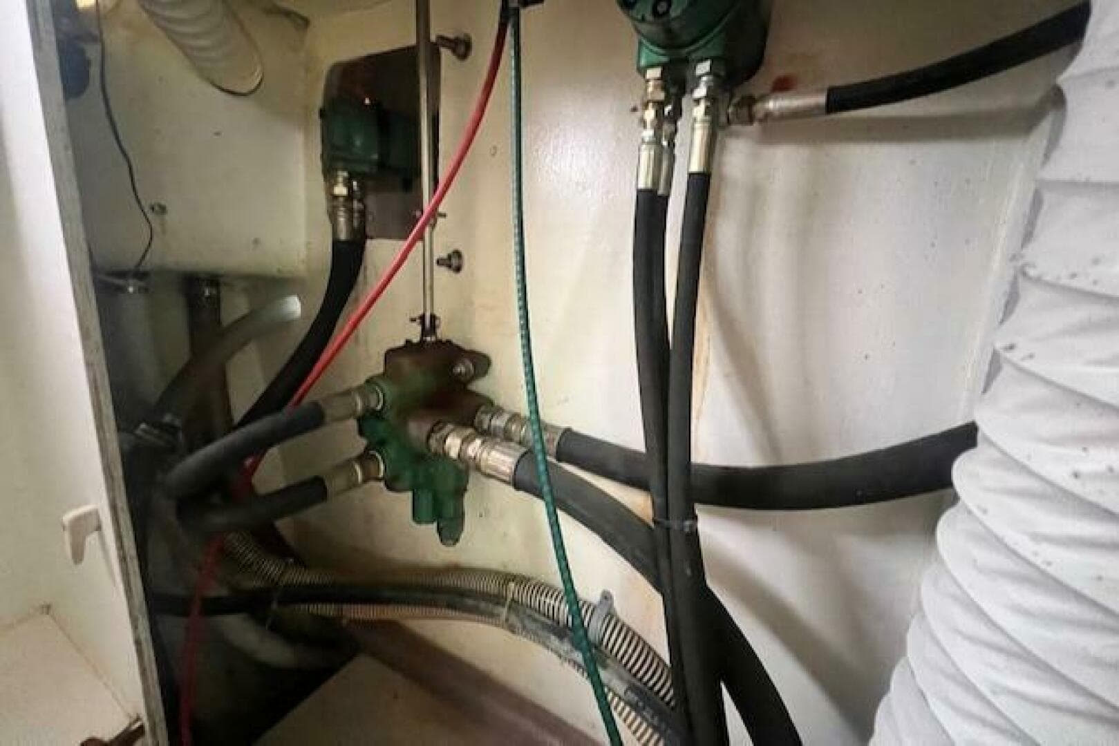 1972 Repco Buxton Downeast Hardtop Cruiser — photo 16