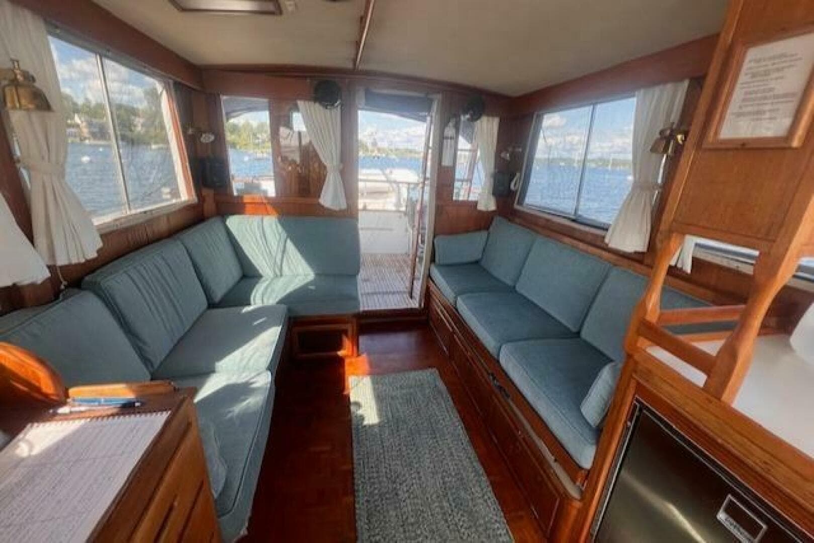 1980 Grand Banks 32 Flybridge Trawler — photo 33