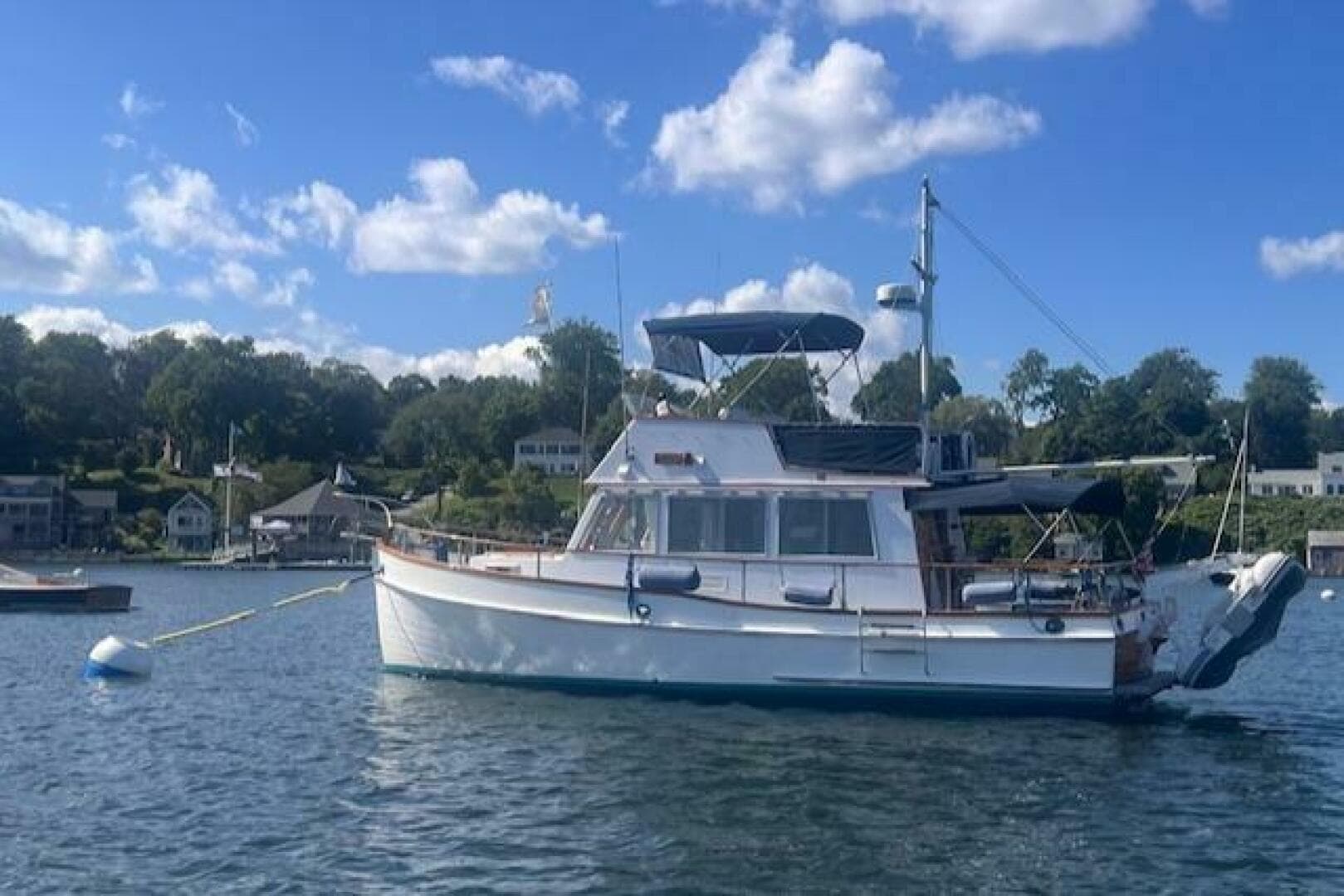 1980 Grand Banks 32 Flybridge Trawler — photo 2