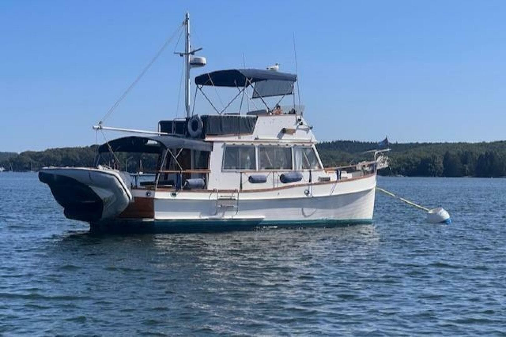 1980 Grand Banks 32 Flybridge Trawler — photo 3