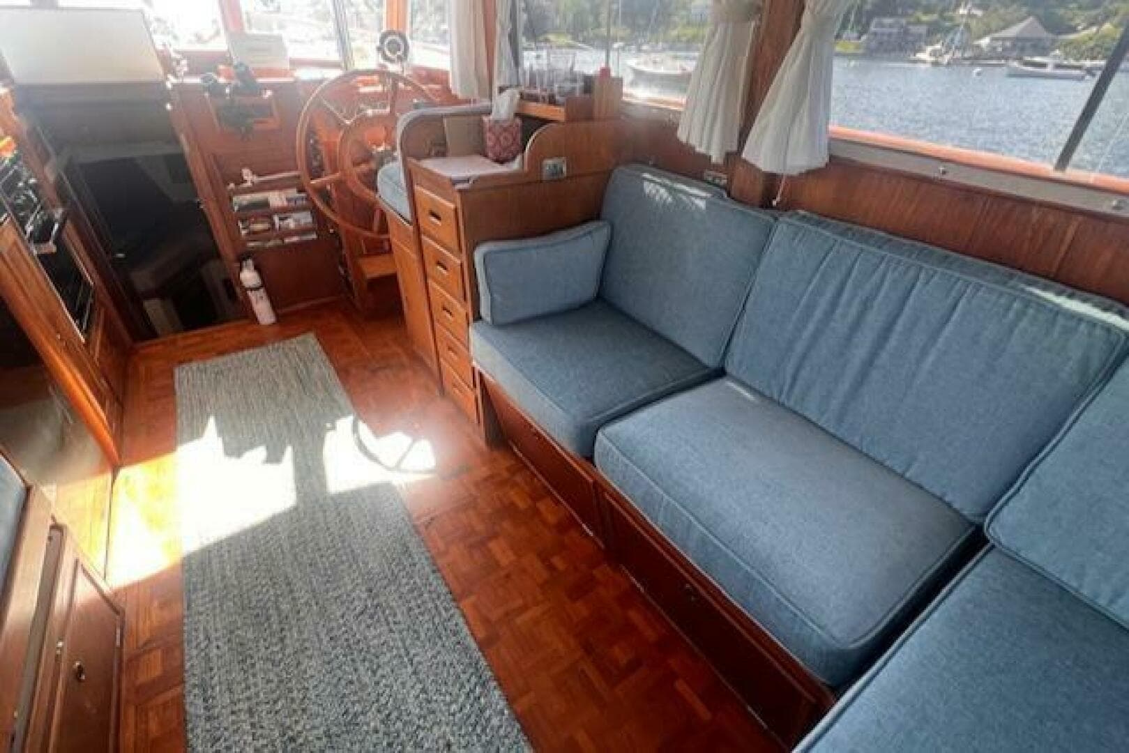 1980 Grand Banks 32 Flybridge Trawler — photo 40