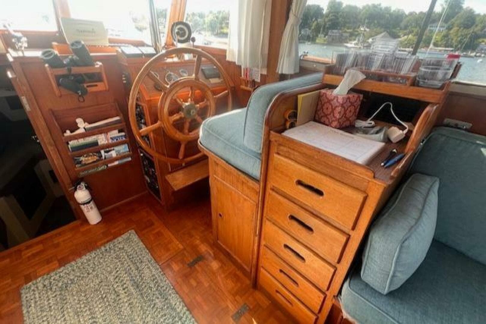 1980 Grand Banks 32 Flybridge Trawler — photo 39