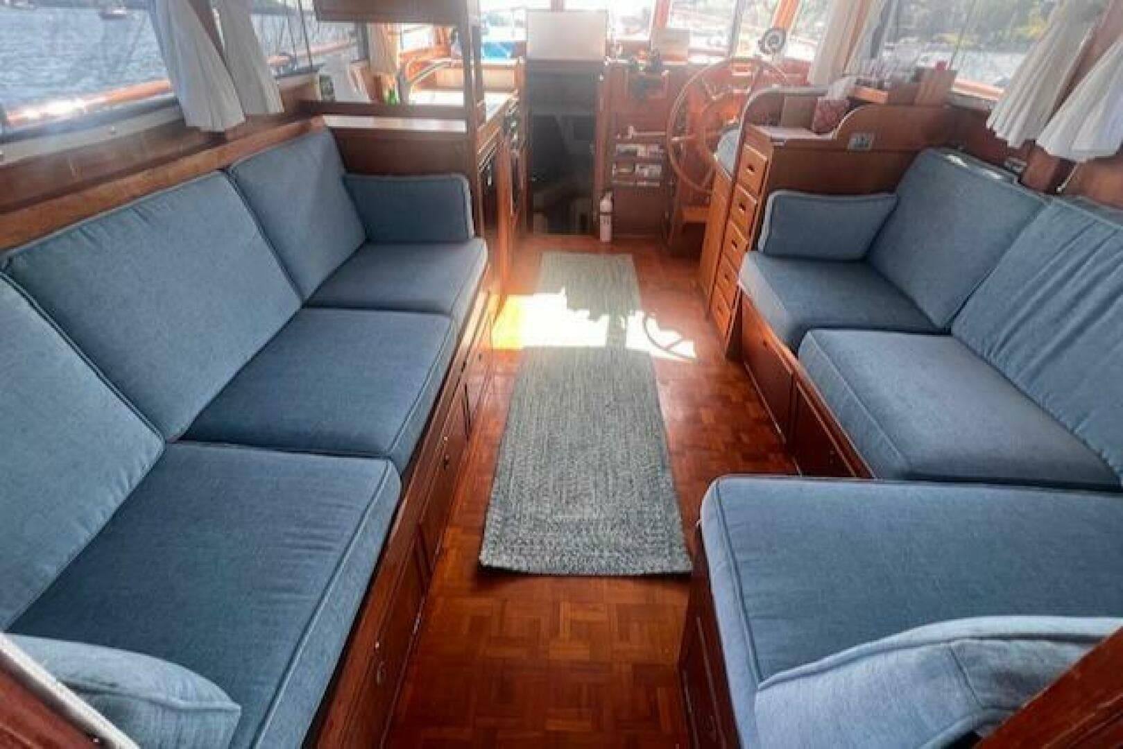 1980 Grand Banks 32 Flybridge Trawler — photo 41