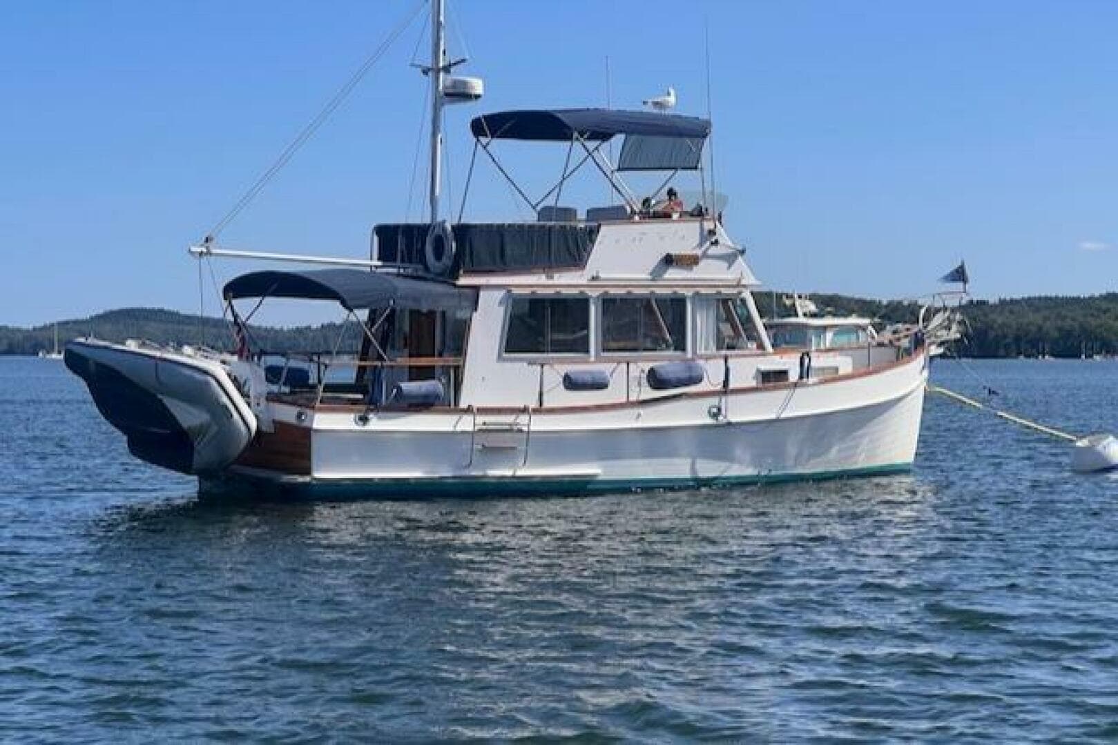 1980 Grand Banks 32 Flybridge Trawler — photo 4