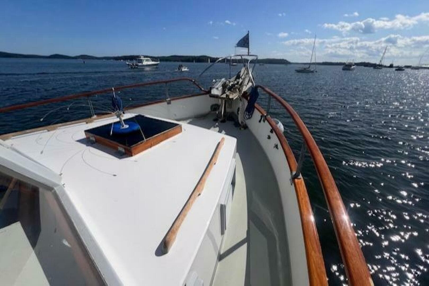 1980 Grand Banks 32 Flybridge Trawler — photo 6