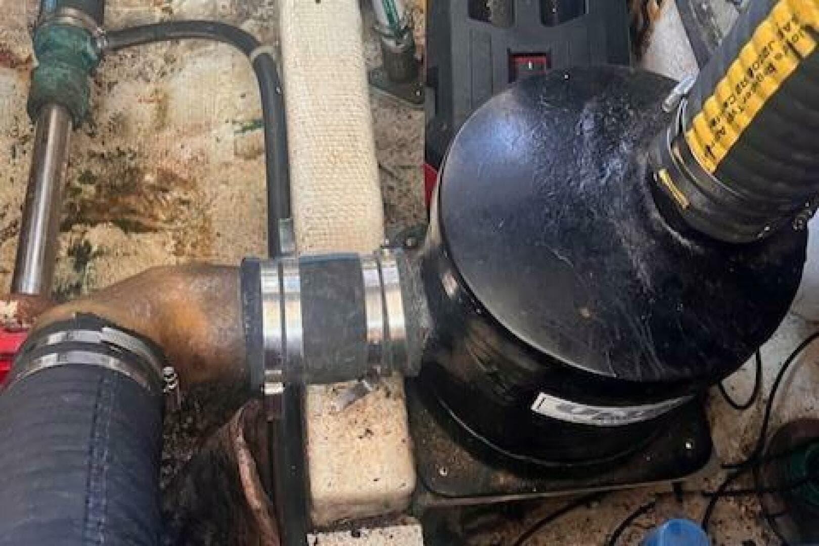 1980 Grand Banks 32 Flybridge Trawler — photo 9