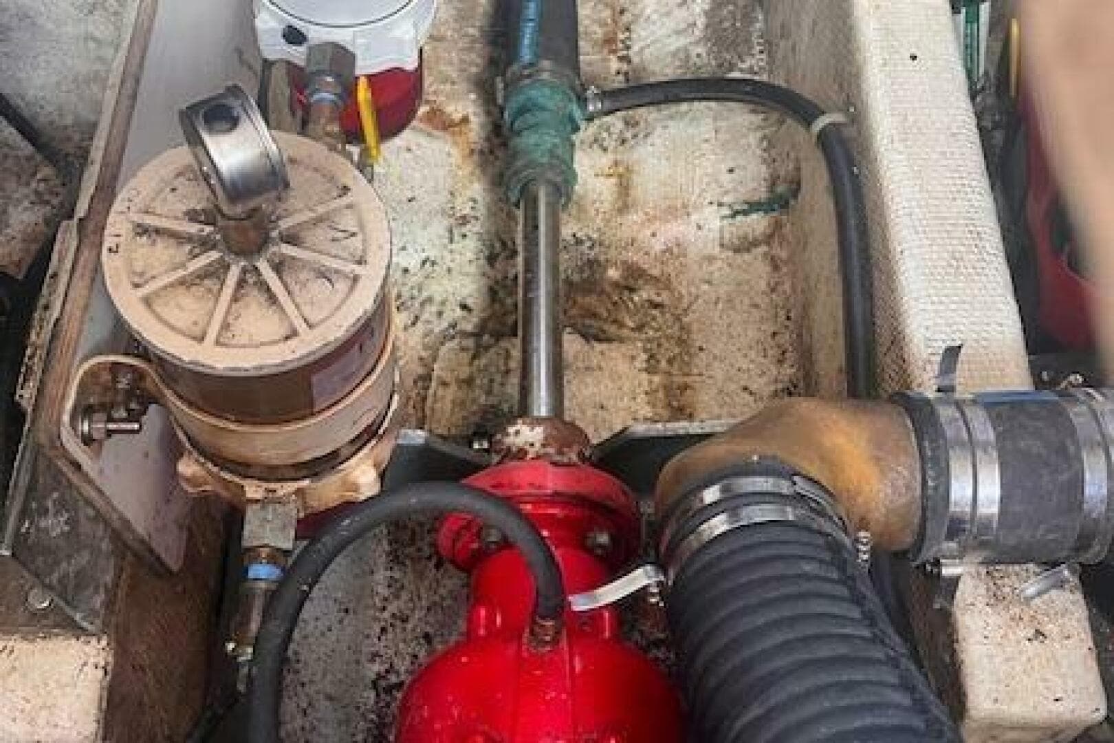 1980 Grand Banks 32 Flybridge Trawler — photo 8