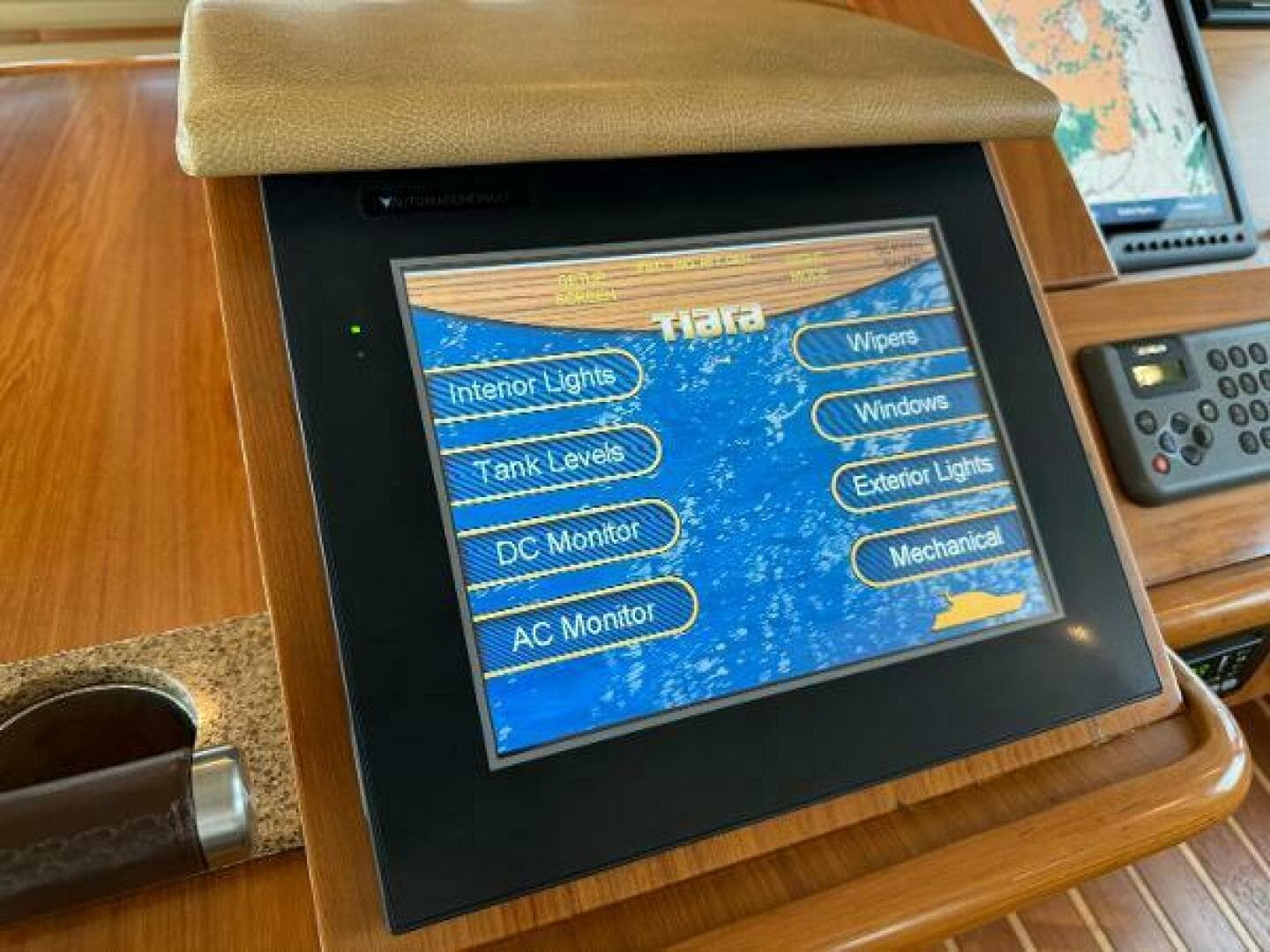 2010 Tiara Yachts 5800 Sovran — photo 25