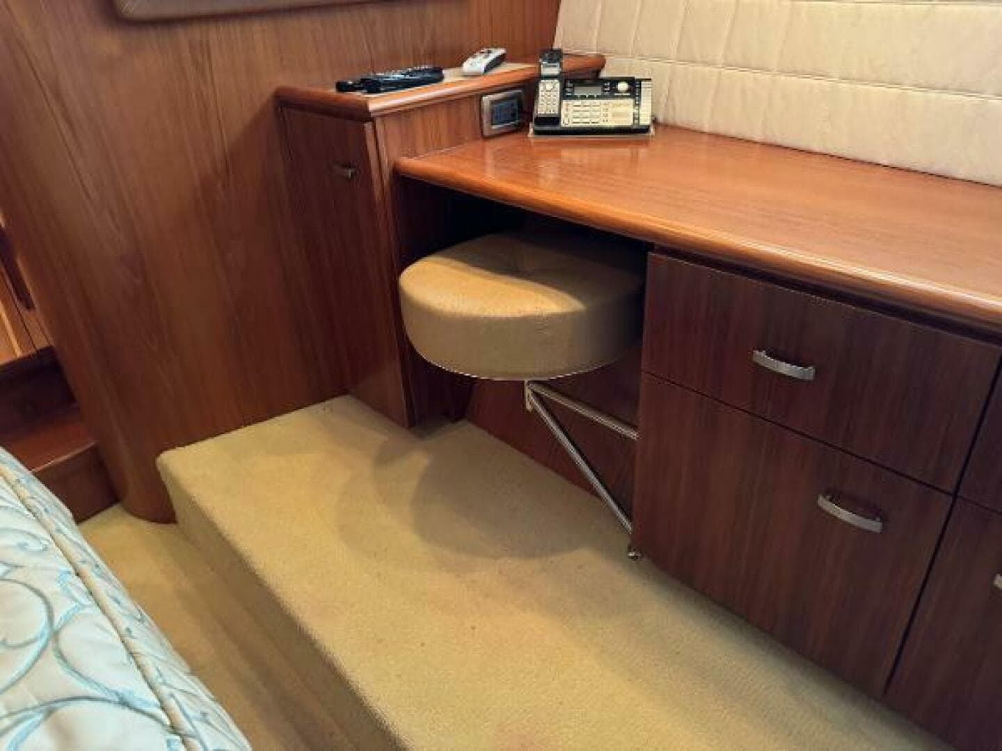 2010 Tiara Yachts 5800 Sovran — photo 81