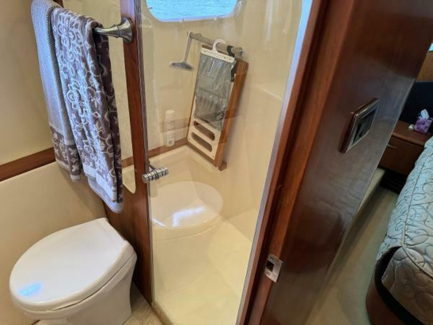 2010 Tiara Yachts 5800 Sovran — photo 89