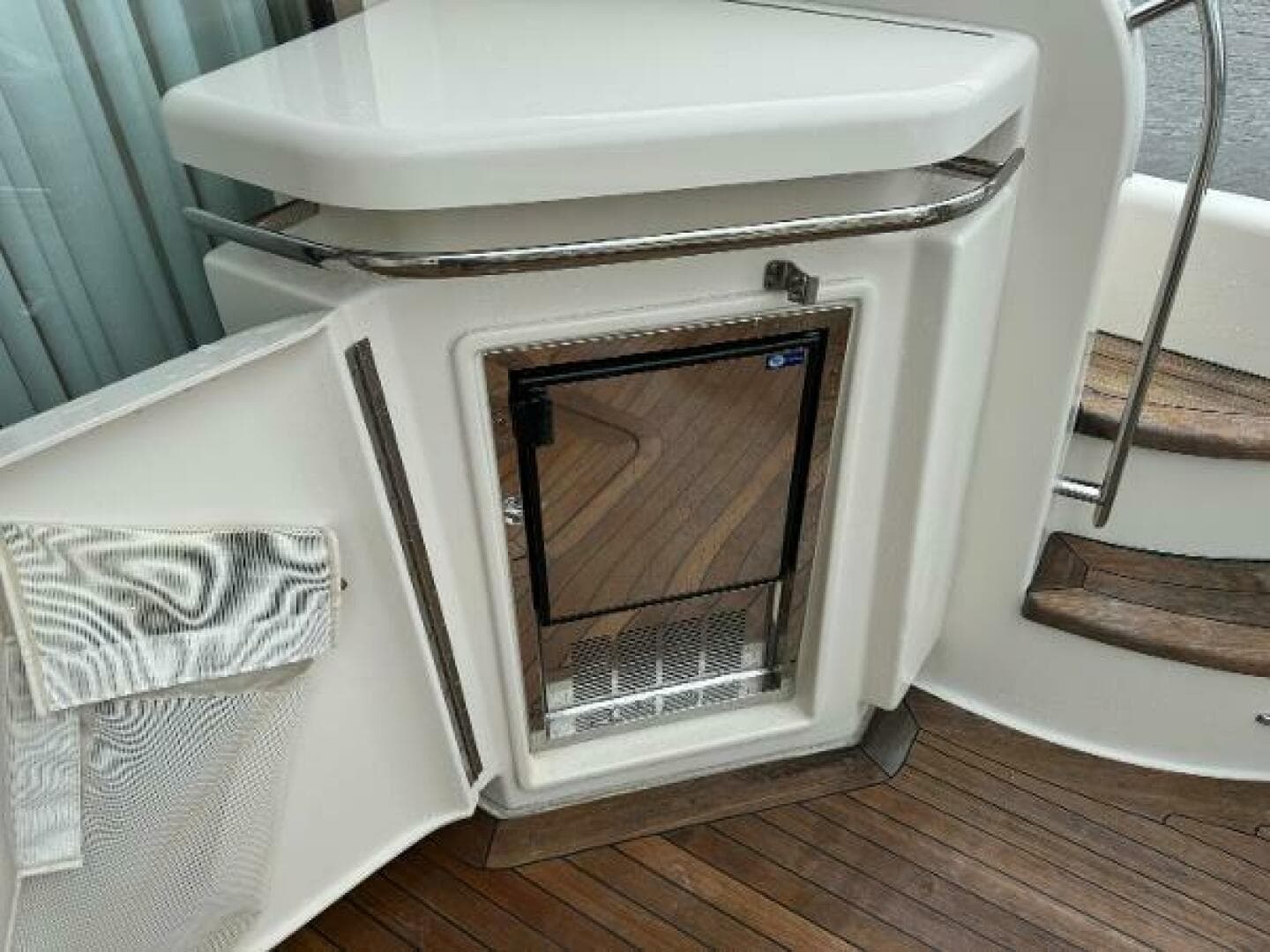 2010 Tiara Yachts 5800 Sovran — photo 15