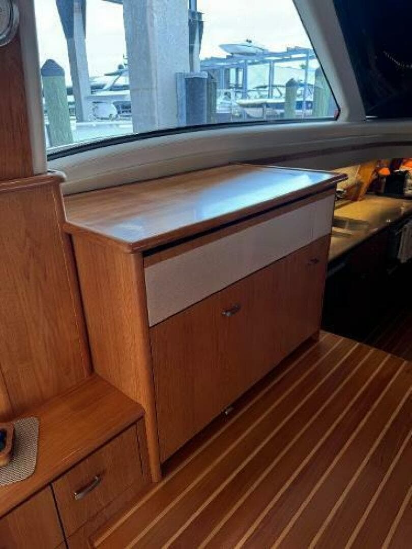 2010 Tiara Yachts 5800 Sovran — photo 42