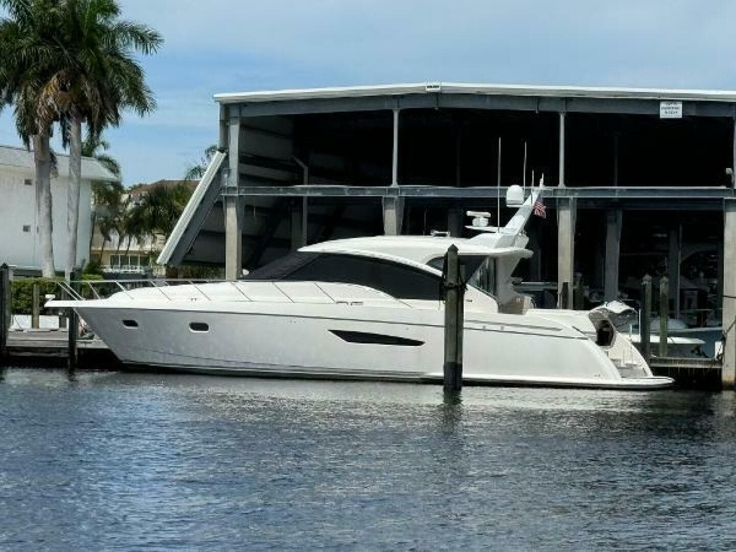 2010 Tiara Yachts 5800 Sovran — photo 98