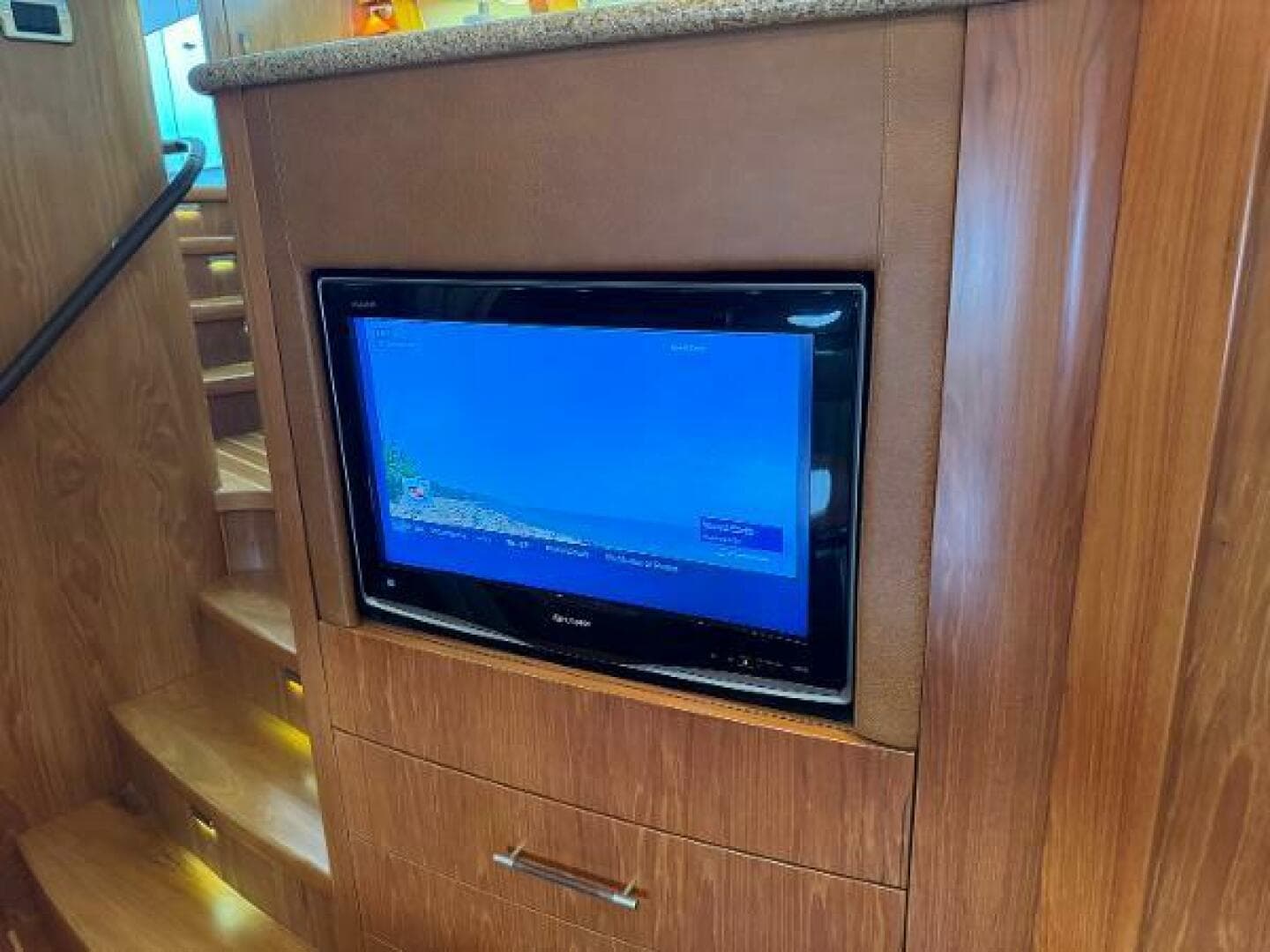 2010 Tiara Yachts 5800 Sovran — photo 61