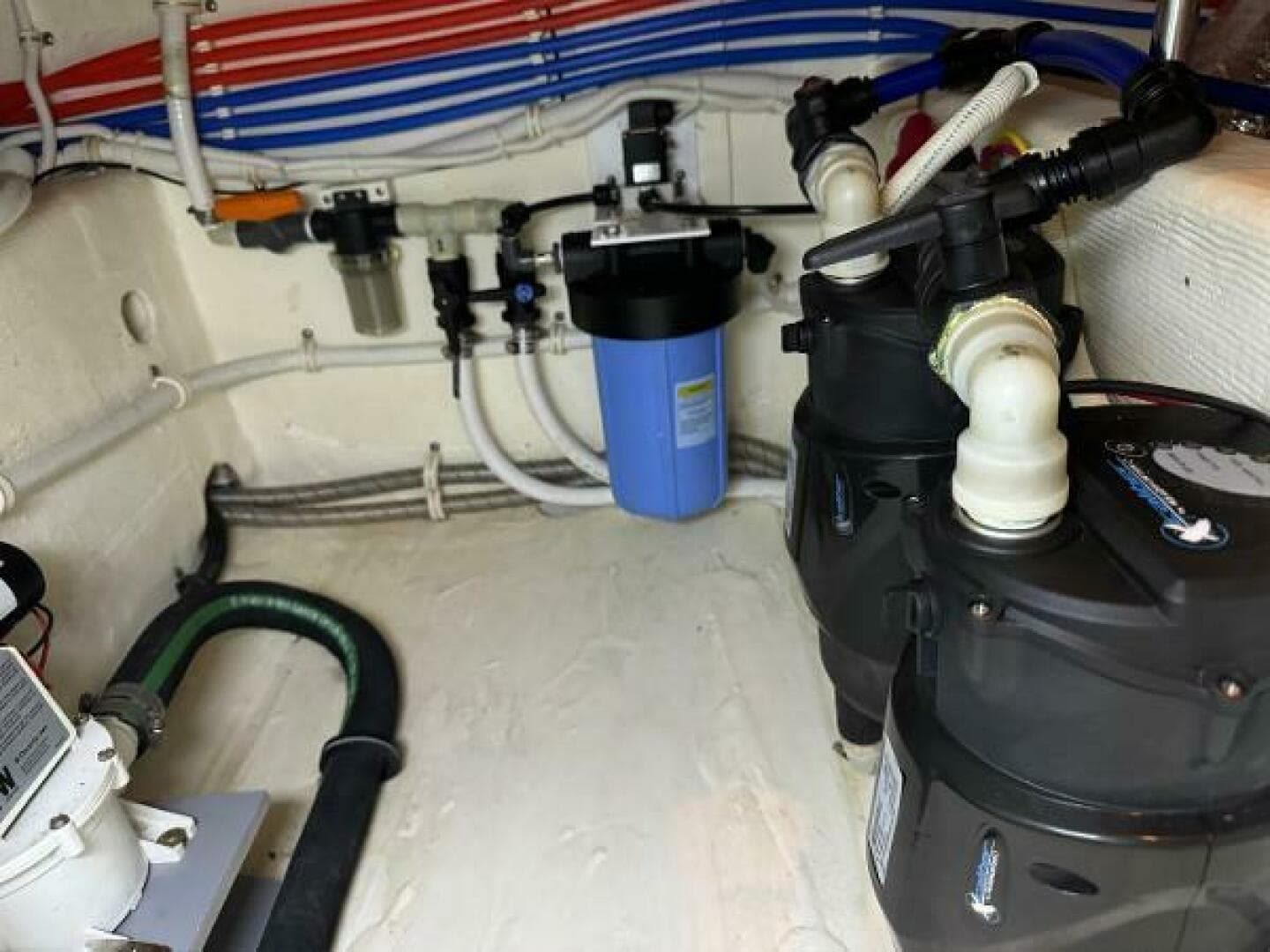 2010 Tiara Yachts 5800 Sovran — photo 94