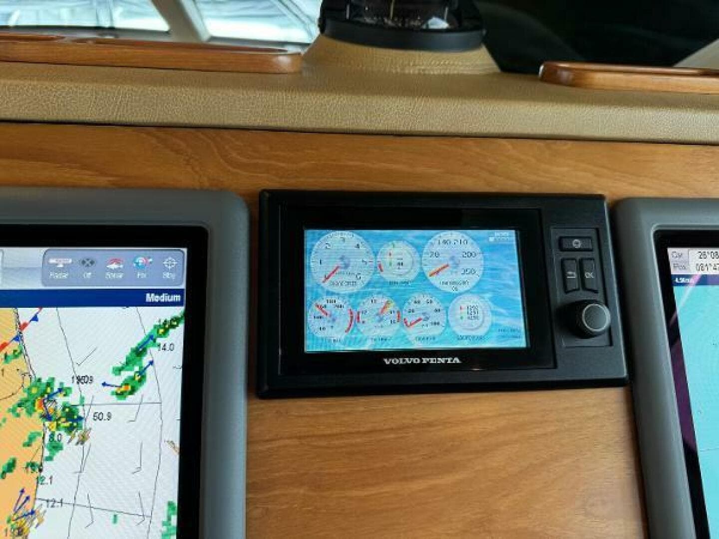 2010 Tiara Yachts 5800 Sovran — photo 29