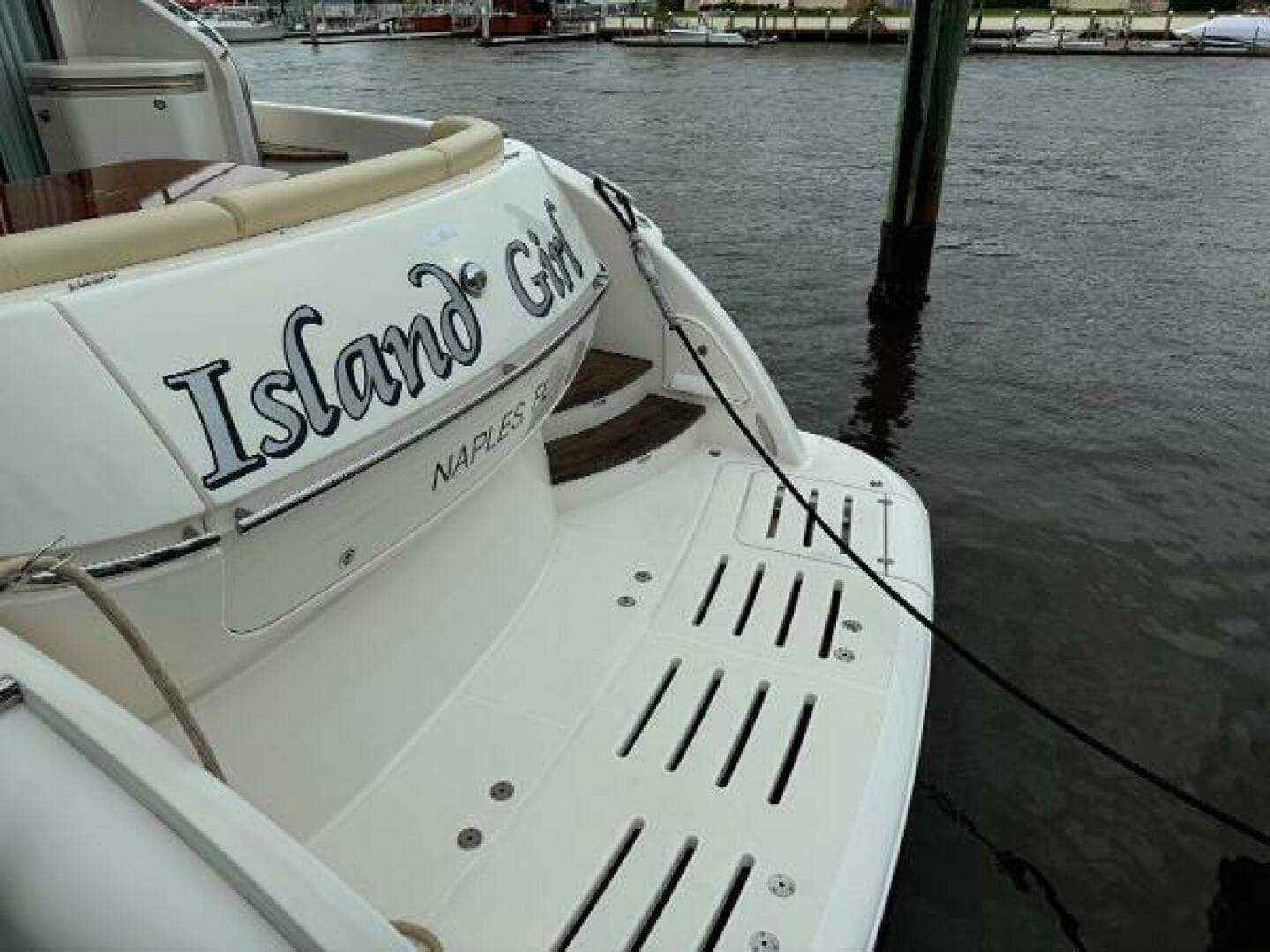 2010 Tiara Yachts 5800 Sovran — photo 9