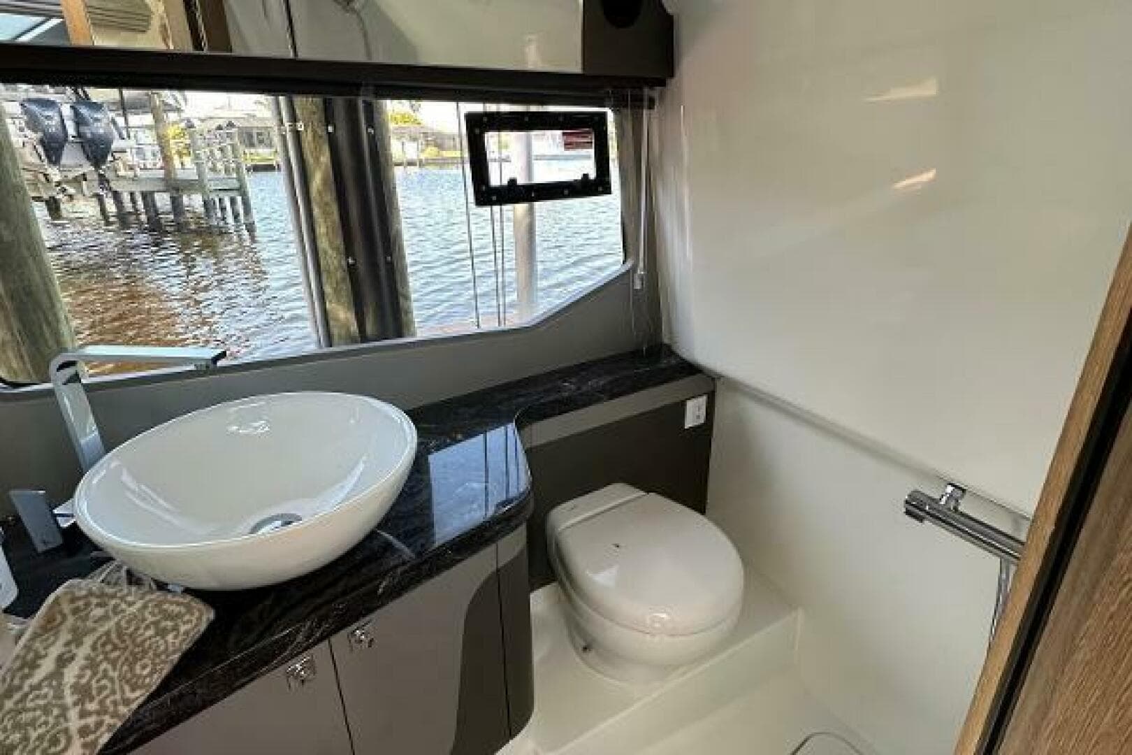 2022 Galeon 325 Gto — photo 77