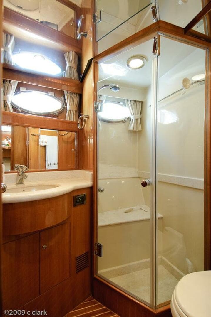 2005 Ocean Alexander — photo 14