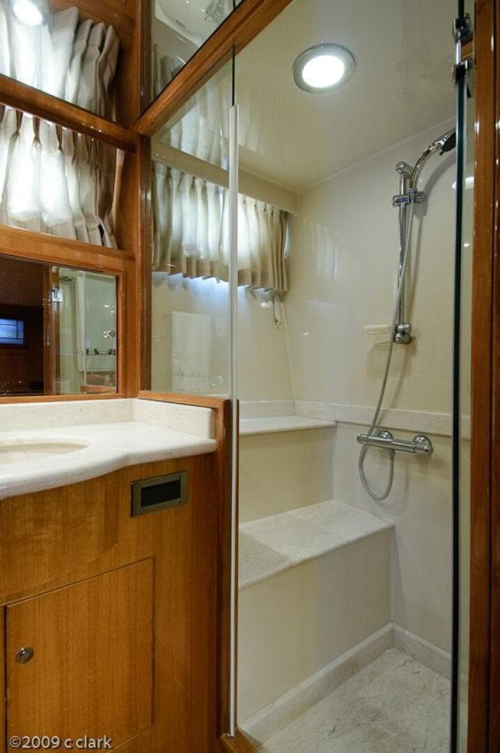 2005 Ocean Alexander — photo 18