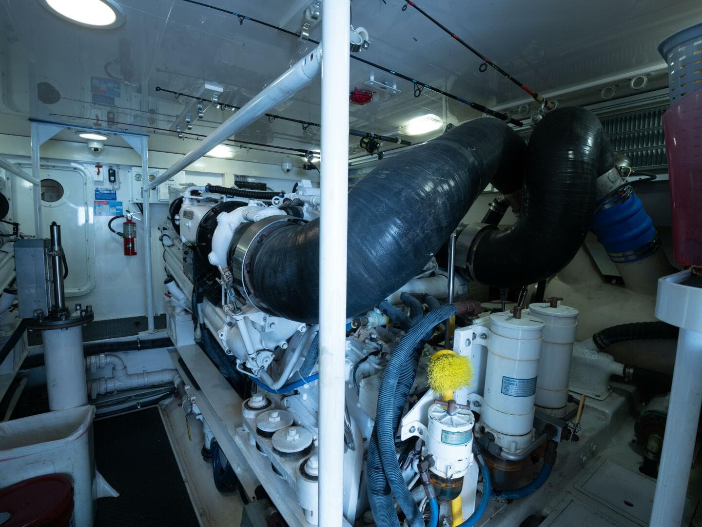 2005 Viking 74 Enclosed Bridge — photo 28