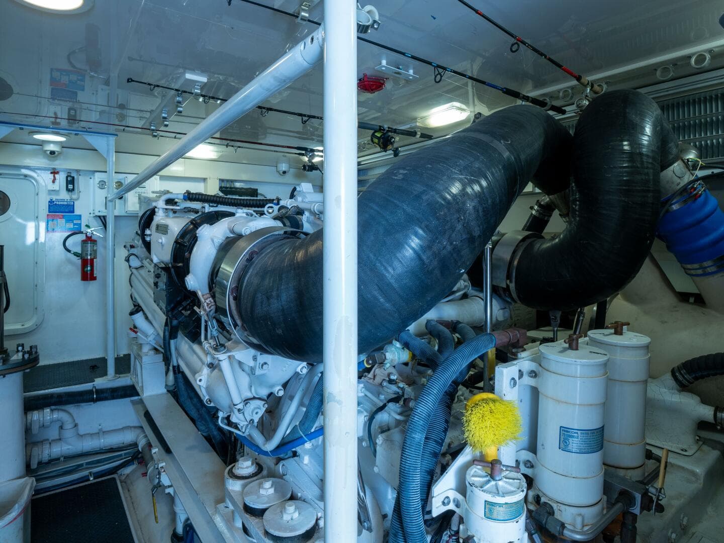 2005 Viking 74 Enclosed Bridge — photo 29