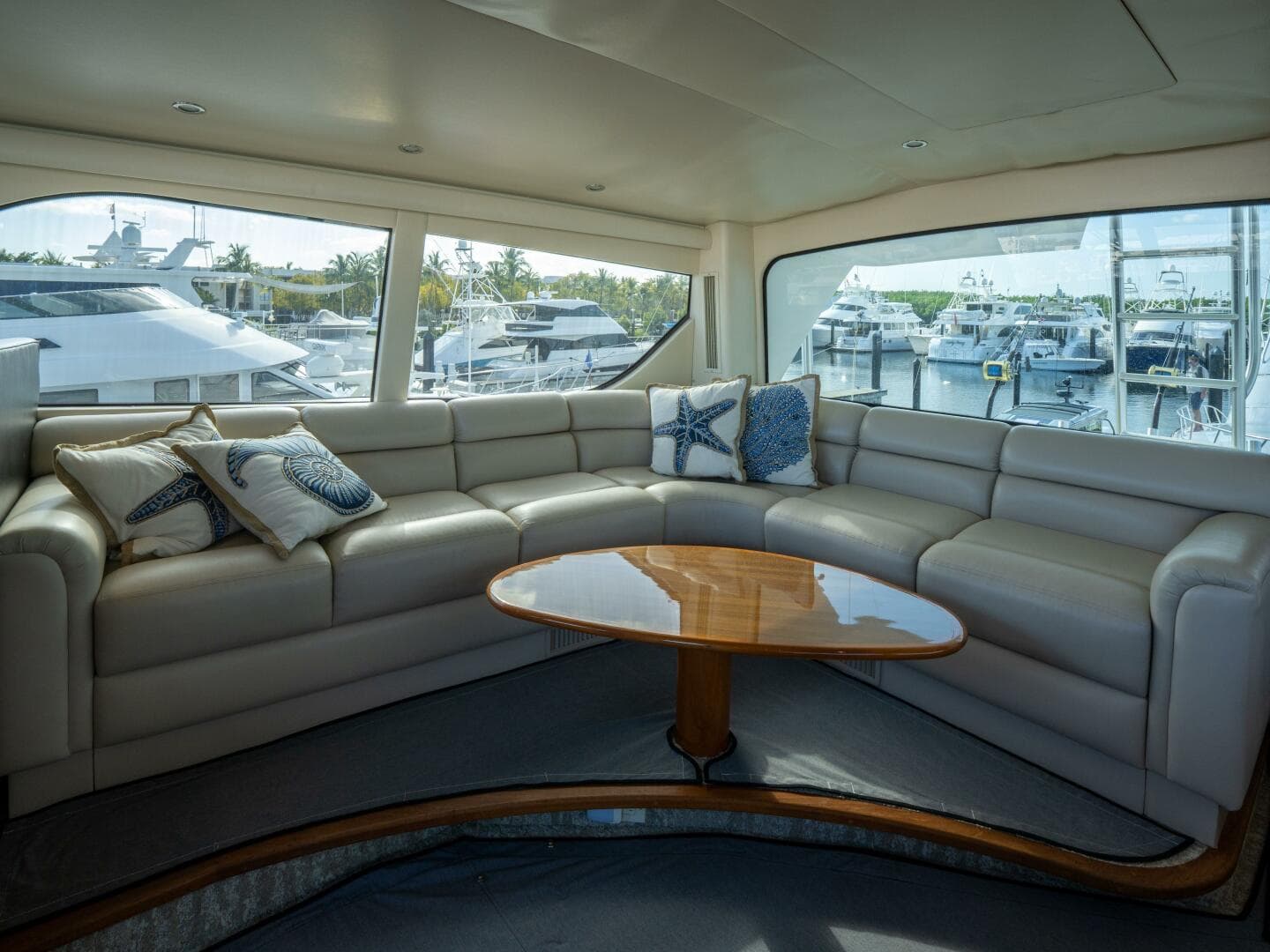 2005 Viking 74 Enclosed Bridge — photo 17