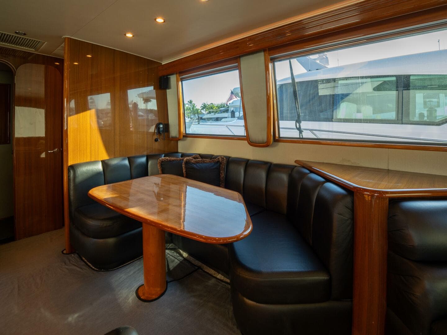 2005 Viking 74 Enclosed Bridge — photo 13